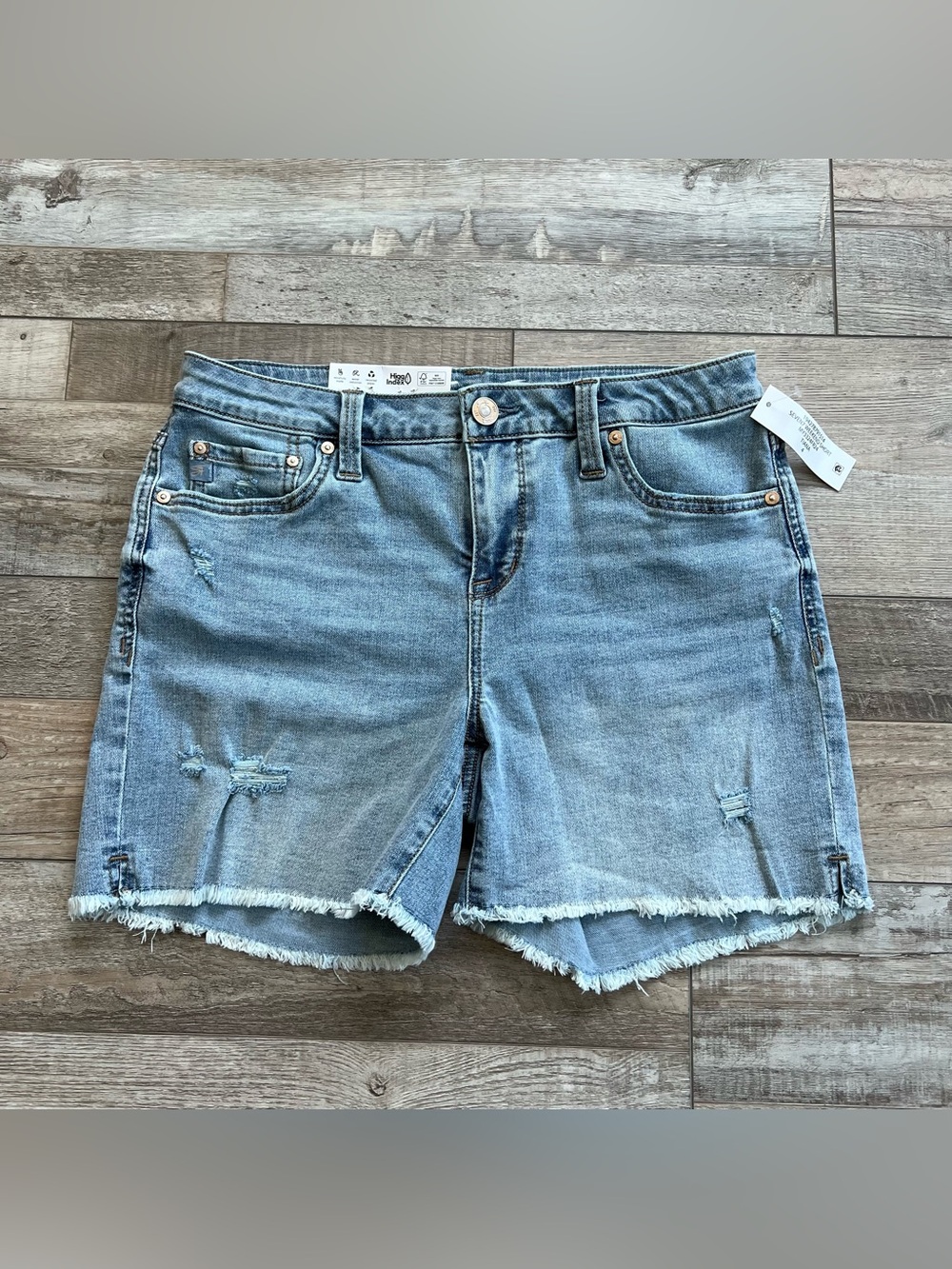 NWT Seven7 Women's Weekend Short Size 4